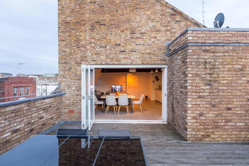 Urban Chic - Rathbone - Oda