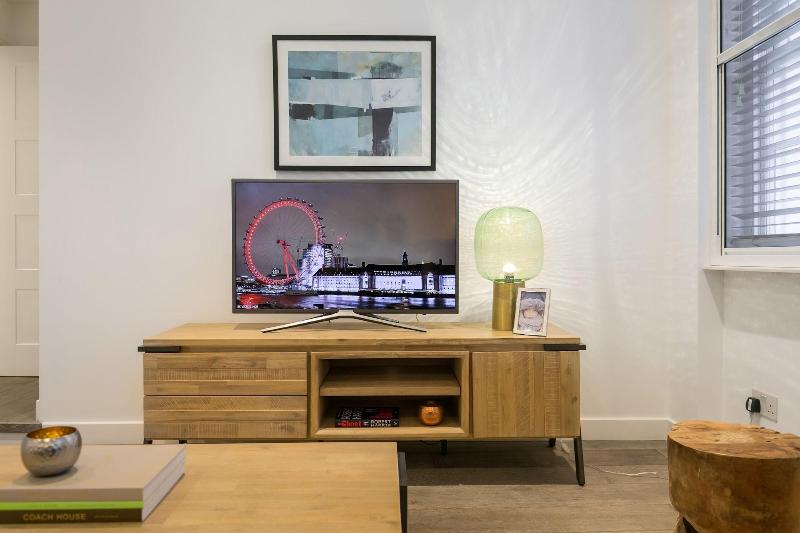 Urban Chic - Rathbone - Oda