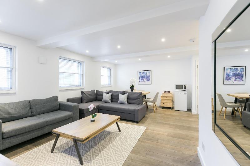 Urban Chic - Rathbone - Oda