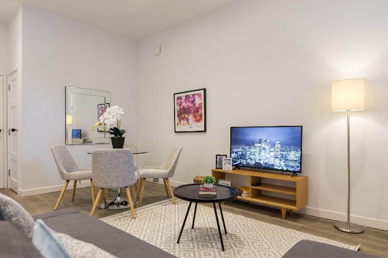 Urban Chic - Rathbone - Oda