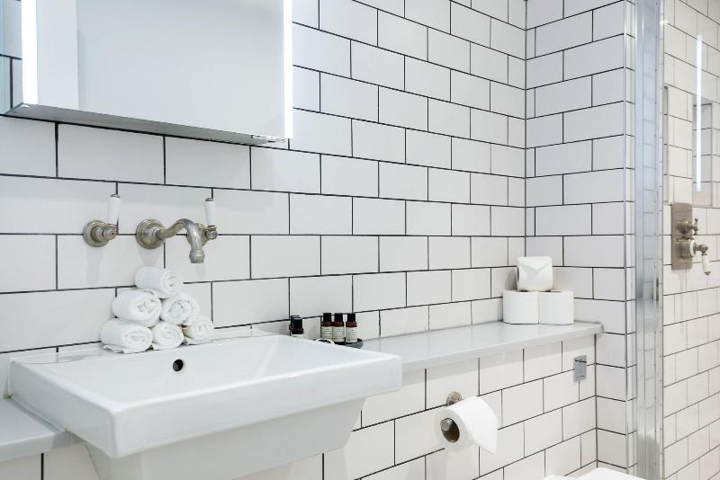 Urban Chic - Rathbone - Oda
