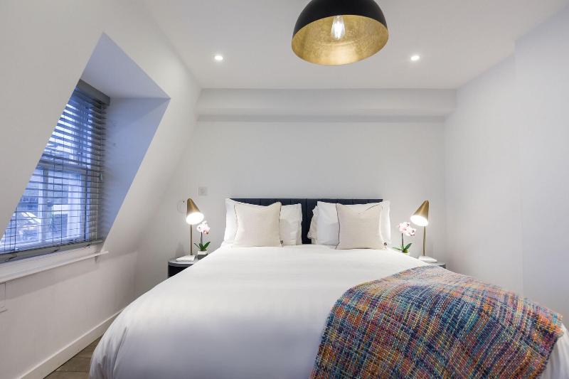 Urban Chic - Rathbone - Oda