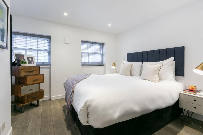 Urban Chic - Rathbone - Oda