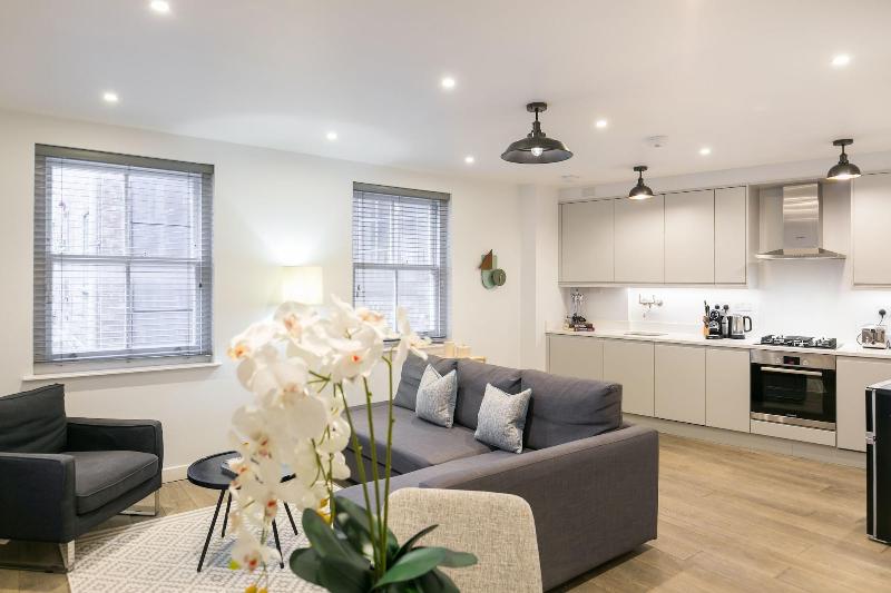Urban Chic - Rathbone - Oda