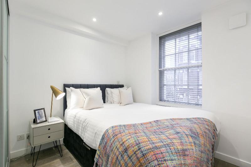 Urban Chic - Rathbone - Oda