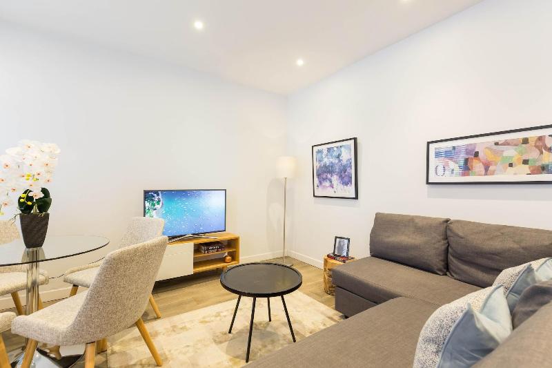 Urban Chic - Rathbone - Oda
