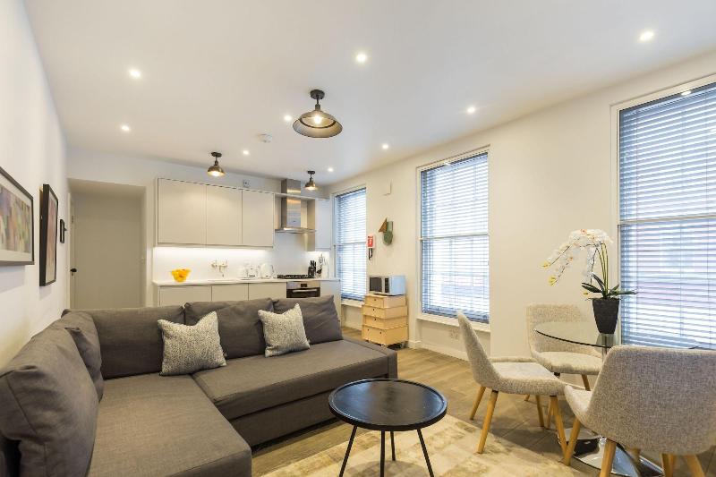 Urban Chic - Rathbone - Oda