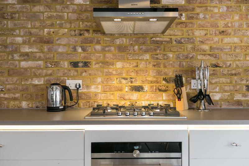 Urban Chic - Rathbone - Oda