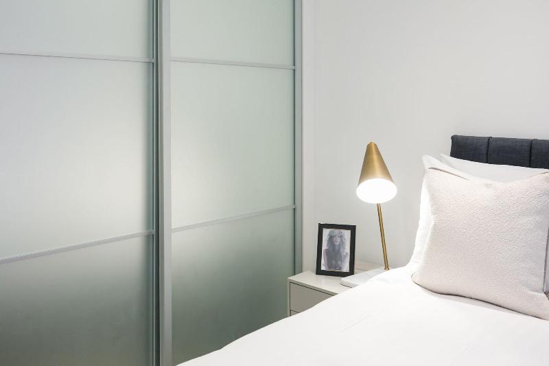 Urban Chic - Rathbone - Oda
