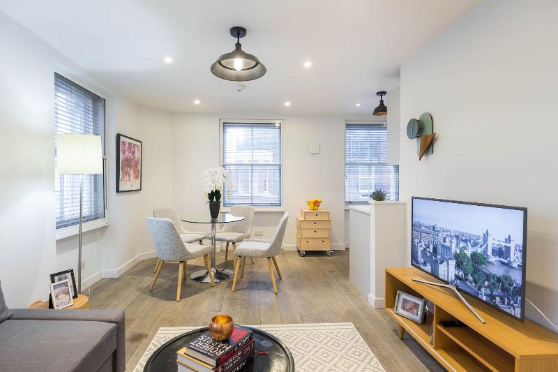 Urban Chic - Rathbone - Oda