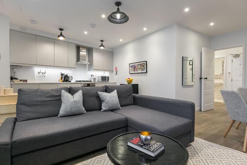Urban Chic - Rathbone - Oda