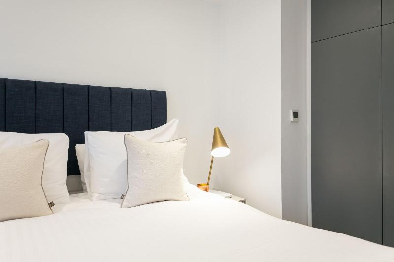 Urban Chic - Rathbone - Oda