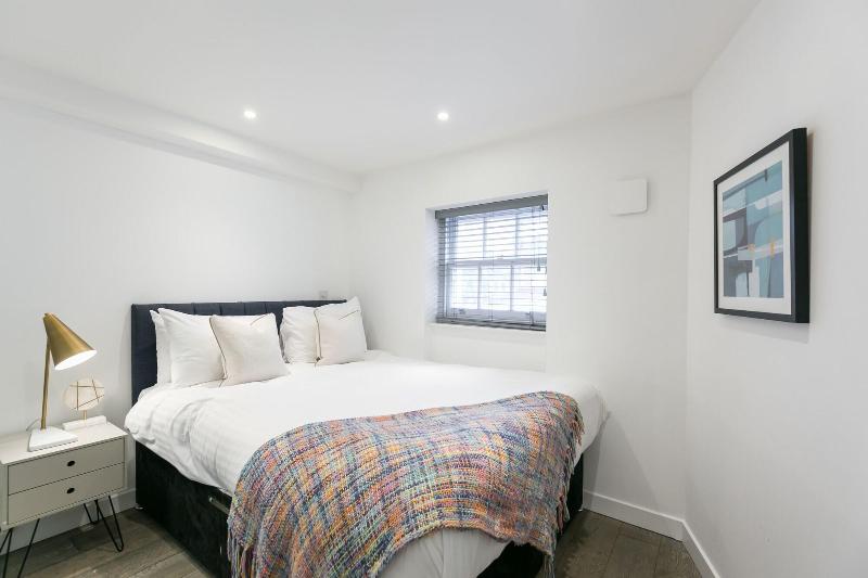 Urban Chic - Rathbone - Oda