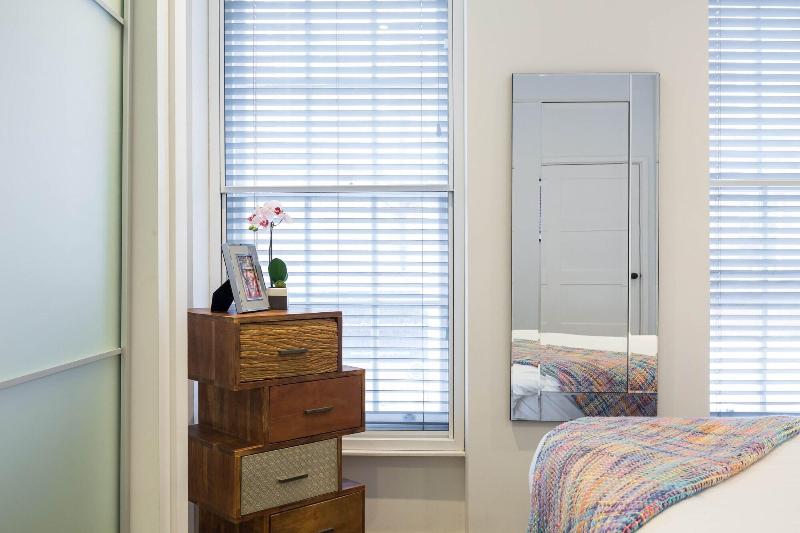 Urban Chic - Rathbone - Oda