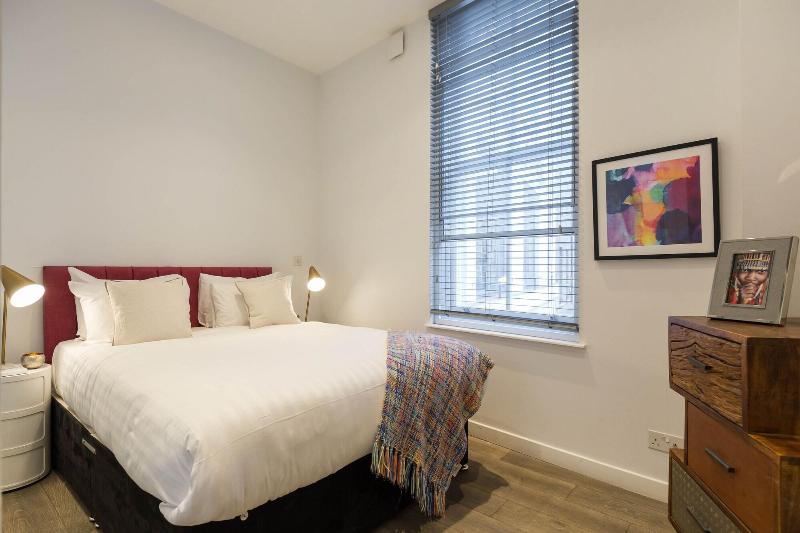Urban Chic - Rathbone - Oda