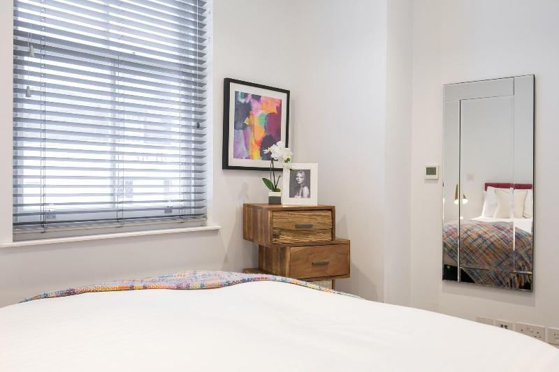 Urban Chic - Rathbone - Oda