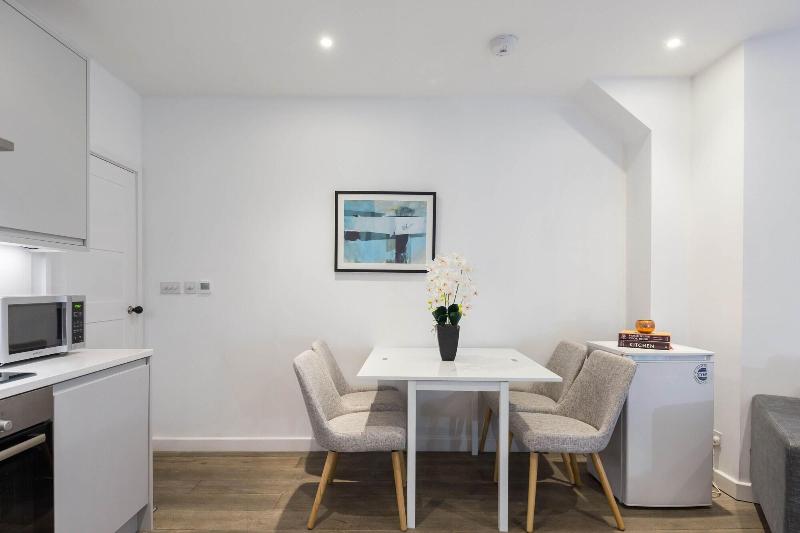Urban Chic - Rathbone - Oda