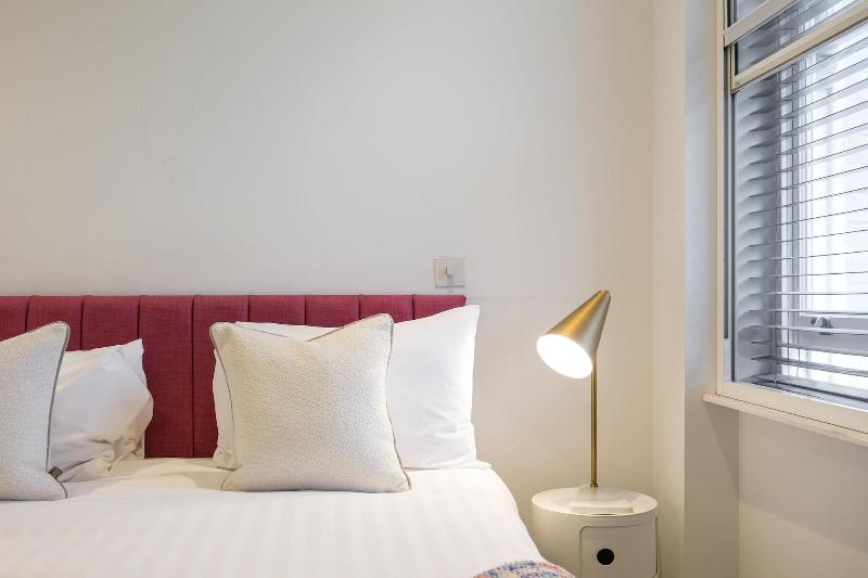 Urban Chic - Rathbone - Oda