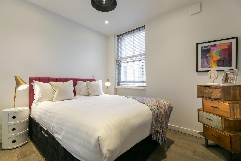 Urban Chic - Rathbone - Oda