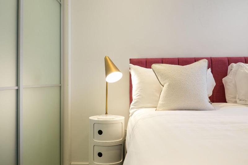 Urban Chic - Rathbone - Oda