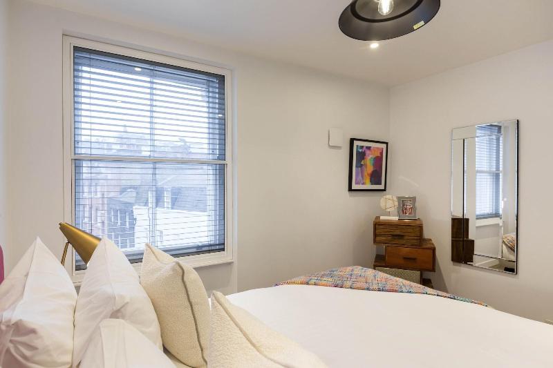 Urban Chic - Rathbone - Oda