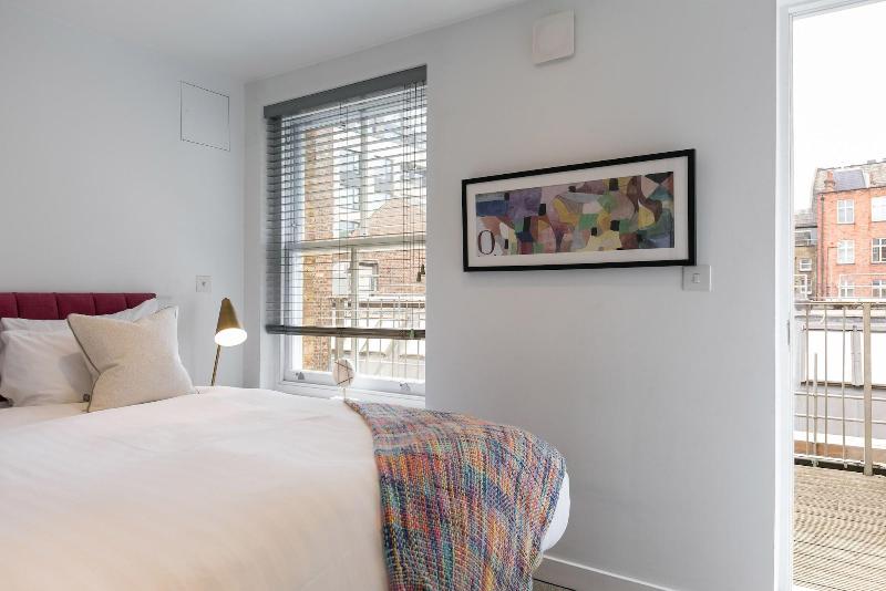 Urban Chic - Rathbone - Oda