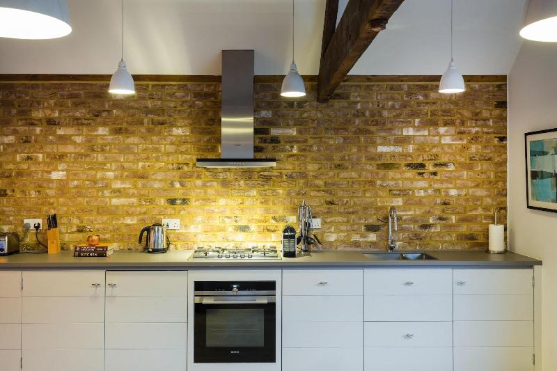 Urban Chic - Rathbone - Oda