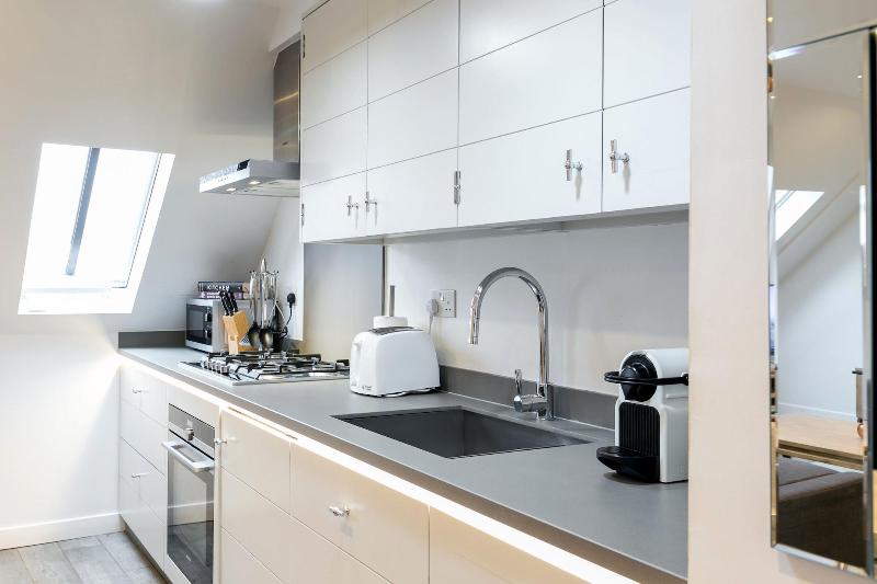 Urban Chic - Rathbone - Oda