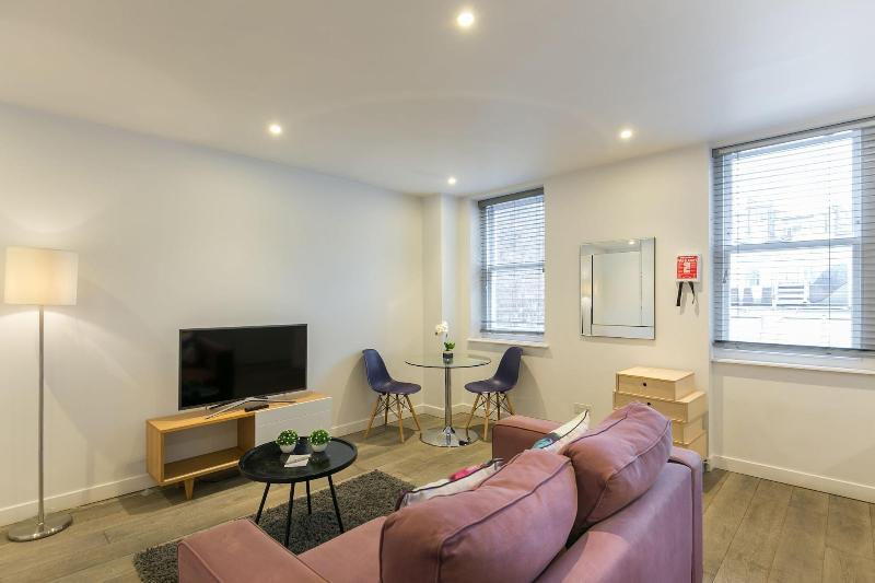 Urban Chic - Rathbone - Oda