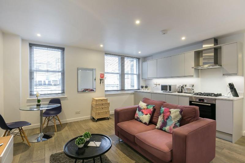 Urban Chic - Rathbone - Oda