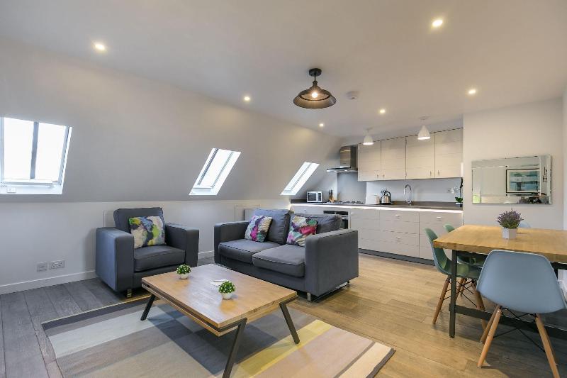 Urban Chic - Rathbone - Oda