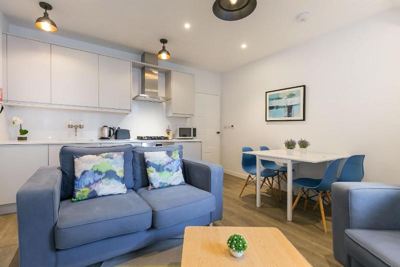 Urban Chic - Rathbone - Oda