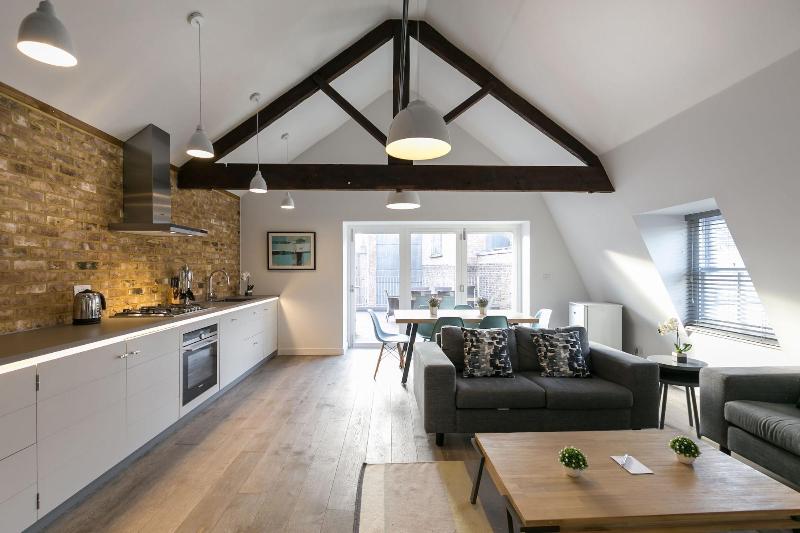 Urban Chic - Rathbone - Oda