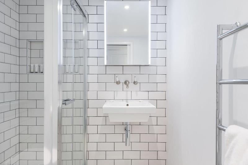 Urban Chic - Rathbone - Oda
