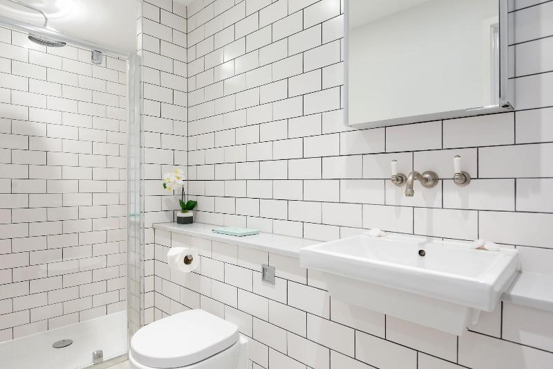 Urban Chic - Rathbone - Oda