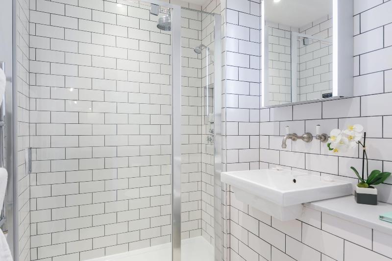 Urban Chic - Rathbone - Oda