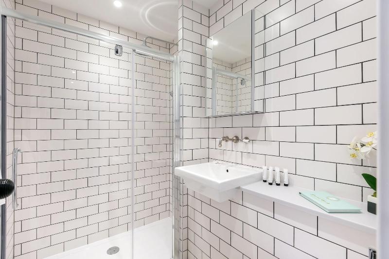 Urban Chic - Rathbone - Oda