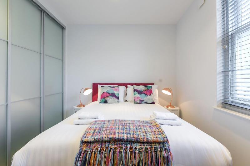 Urban Chic - Rathbone - Oda