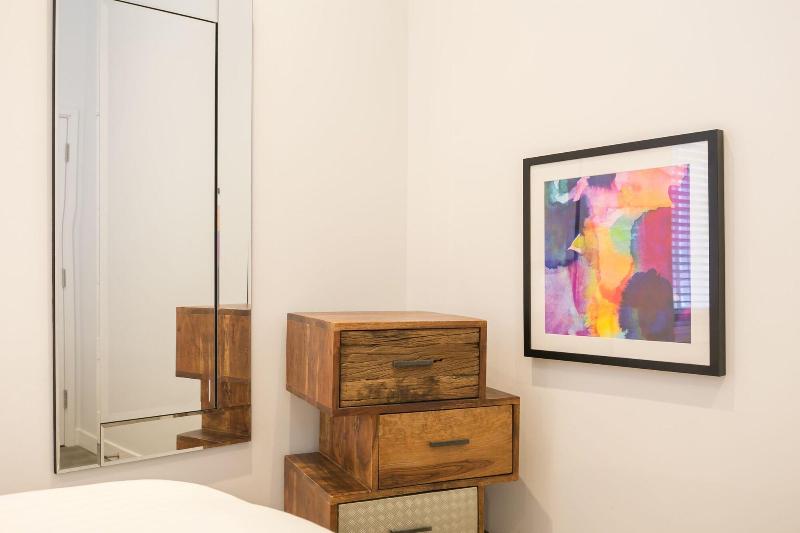 Urban Chic - Rathbone - Oda