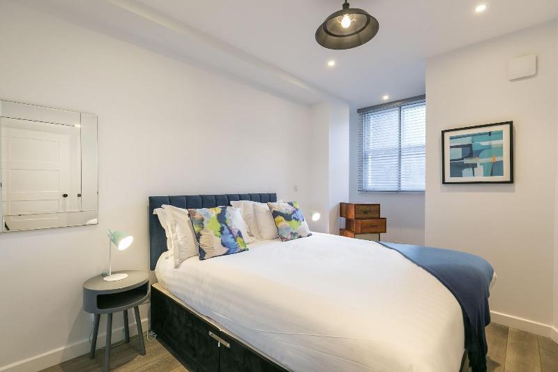 Urban Chic - Rathbone - Oda