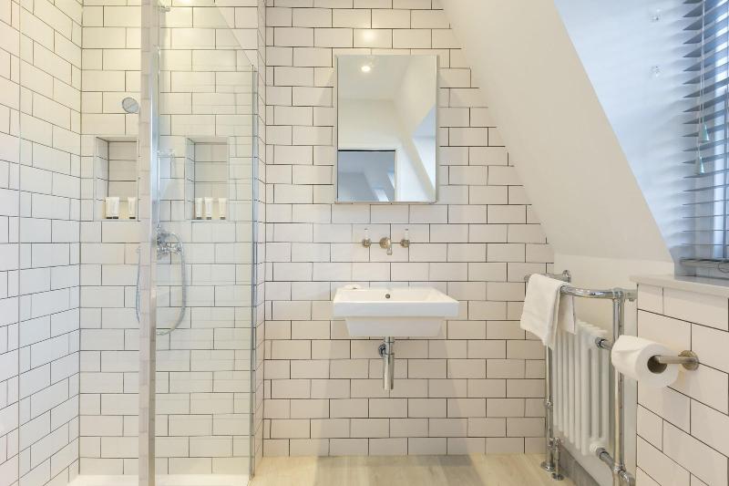 Urban Chic - Rathbone - Oda