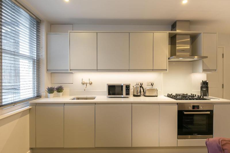 Urban Chic - Rathbone - Oda