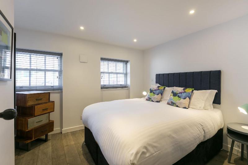 Urban Chic - Rathbone - Oda