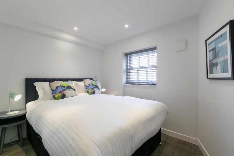 Urban Chic - Rathbone - Oda