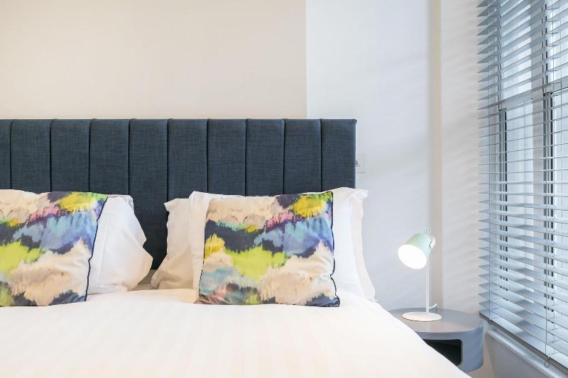 Urban Chic - Rathbone - Oda