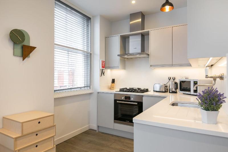 Urban Chic - Rathbone - Oda