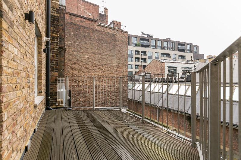 Urban Chic - Rathbone - Teras