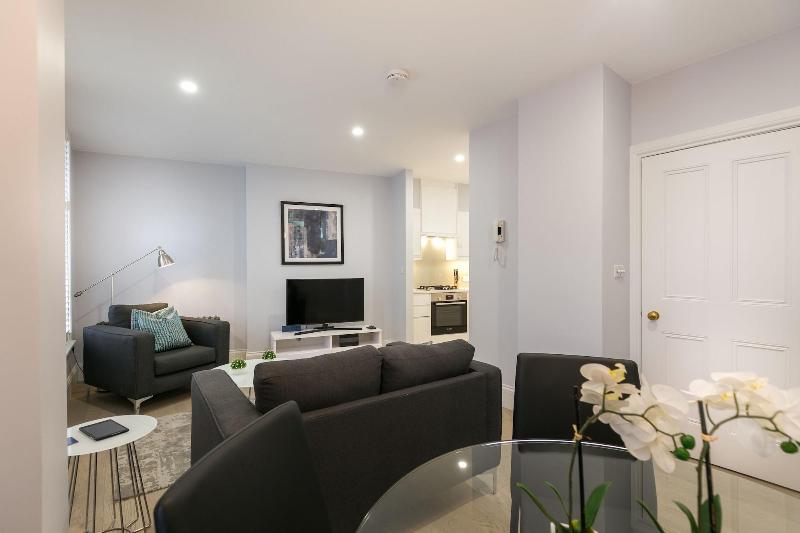 Urban Chic - Shaftesbury - Oda