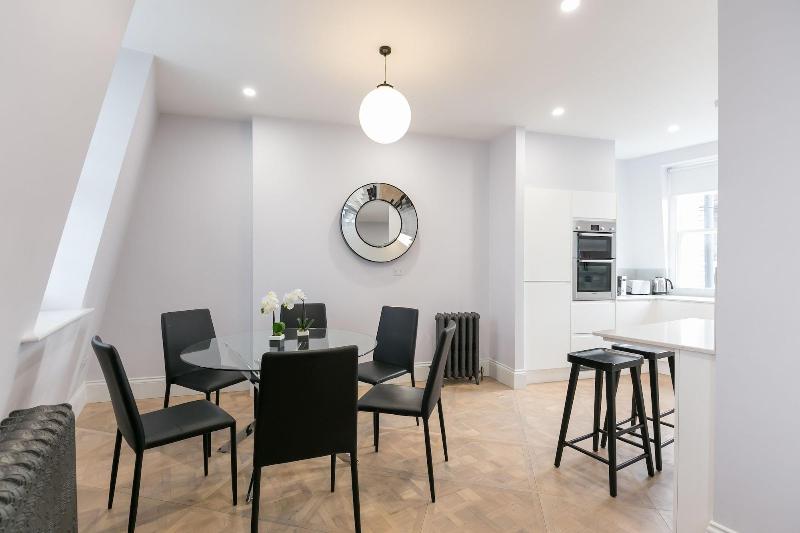 Urban Chic - Shaftesbury - Oda