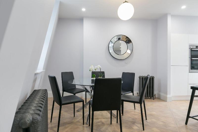 Urban Chic - Shaftesbury - Oda